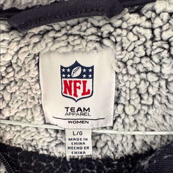 New England Patriots Sherpa Quarterzip - Picture 3 of 5